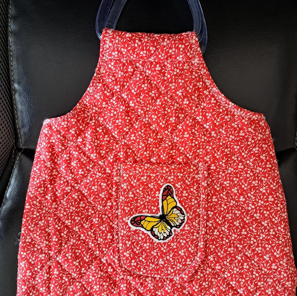 Quilted Butterfly Handbag Tote Red White Acrylic Handle Unlined